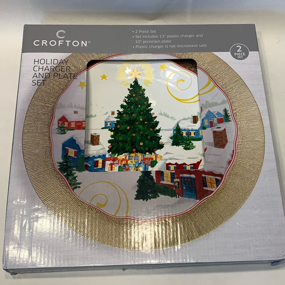 Crofton 2-piece Holiday Charger and Plate set NEW